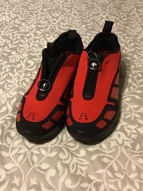Men's Athletic Slip-On Shoes in Red and Black